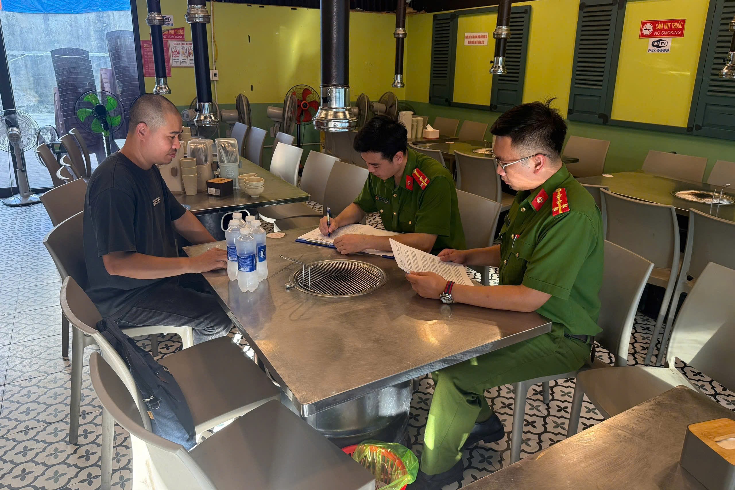 Công an phường Kiến An quyết liệt trong công tác bảo đảm vệ sinh an toàn thực phẩm